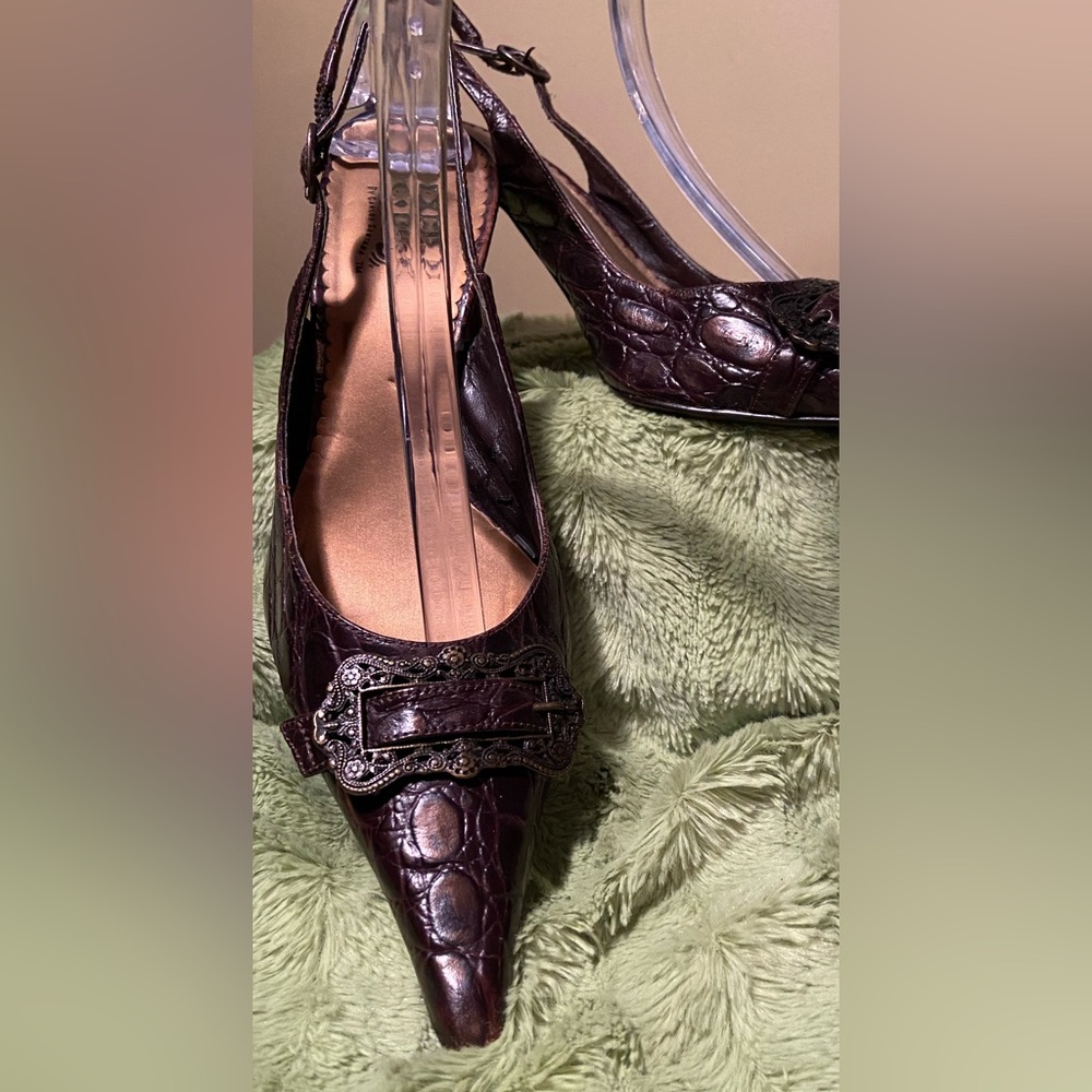 Womens Heel. Brand /Carlos by Carlos Santana Leather Slingback Brown 8 Brazil.